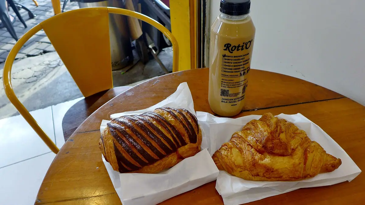 Dior’s bakery and coffee – bakery & café in Banbury town centre